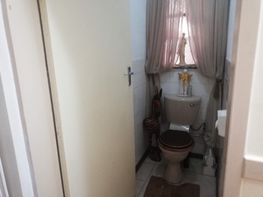 To Let 3 Bedroom Property for Rent in Flamwood North West